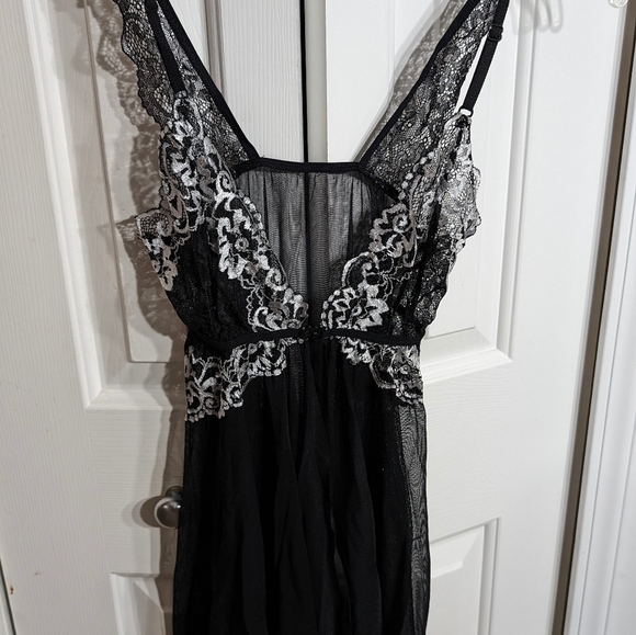 Black Lace Babydoll Negligee & Thong Embroidery Flowey - Picture 4 of 12